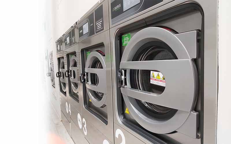 Maquinaria lavandería autoservicio en Valencia toallas